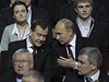 Dva hlavní mui vládnoucí ruské strany Jednotné Rusko na pedvolebním sjezdu.