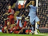 Vincent Kompany se raduje z gólu v síti Liverpoolu