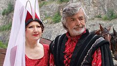 Trable s drakem. Jaroslava Kretschmerová a Ji�í Barto�ka v pohádce Micimutr