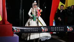 Lady Gaga ve svém království. Nový obchod pipomíná dílnu továrníka Wonky. 