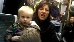 Video s rasistickou matkou pobouřilo Brity