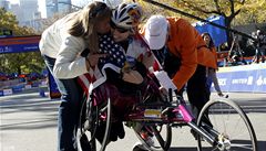 Americká hendikepovaná jezdkyn Amanda McGrory vyhrála enský závod vozíká v rámci newyorského maratonu  