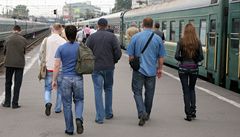 Lidé na vlakovém nádraží (ilustrační foto) | na serveru Lidovky.cz | aktuální zprávy