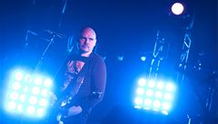 Skupina prodala miliony desek a získala dv� ceny Grammy