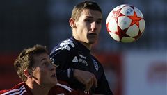 Jan Boil (vlevo) z FK Viktoria ikov a David Pavelka z 1. FC Slovácko