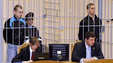 Dzmitryj Kanavalav a Uladzislav Kavaljov "pedstavují mimoádné nebezpeí pro spolenost a je teba jim udlit nejvyí trest," 