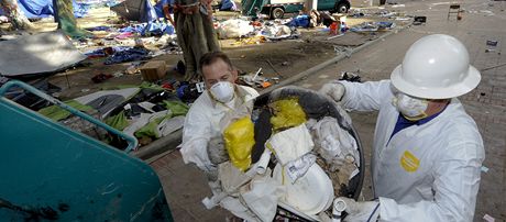 Po demonstrantech z hnut Okupujte Wall Street zstalo v parku ped losangeleskou radnic tm 30 tun odpadk.