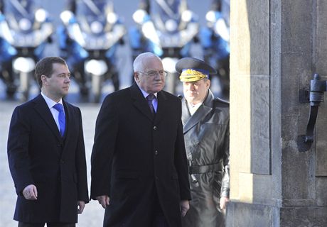 Prezident Václav Klaus pivítal na Praském hrad ruského prezidenta Medvedva.