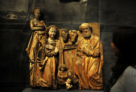 Výstava Dílo sezony: Dva neznámé pozdn gotické reliéfy ze sbírek Národní galerie v Praze byla zahájena 6. prosince. Na snímku jeden z reliéf s názvem Narození.