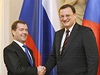 Prezident Medvedv se na závr návtvy setkal s eským premiérem Petrem Neasem.
