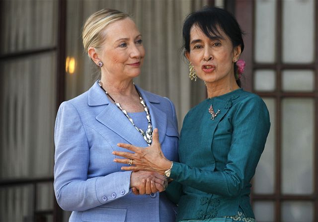 Hillary Clintonová a Su �ij