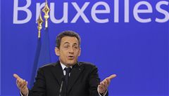 Sarkozy na summitu nepodal ruku Cameronovi
