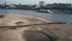 Vyschlý Rýn v západon�meckém Düsseldorf