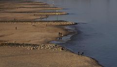 Vyschlý Rýn v západon�meckém Düsseldorfu