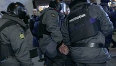 V Moskv policie zatkala opozin aktivisty