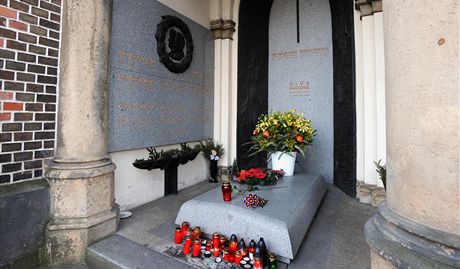 Hrobka rodiny Václava Havla na Vinohradském hbitov