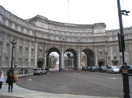 Jedna z monumentálních londýnských památek - Admiralita - je na prodej. 