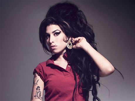 Co zbylo ze lvice. Nevydaných hudebních nahrávek Amy Winehouse se zmocnili producenti, kterým se podailo vymazat jejich pvodní kouzlo uitím popov nabubelých araní.