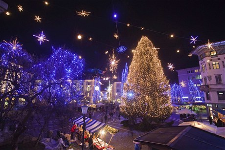 Vánoní trhy ve slovinské Lublani.