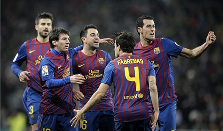 Fotbalisté Barcelony slaví dalí branku