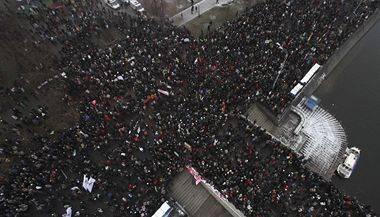 Protestujc Moskva na leteckm snmku. 