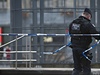 Policista zabezpeuje ulici v centru Lutychu