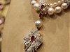 Perlový náhrdelník s rubíny a diamanty Peregrina se prodal za 11,84 milionu dolar. 