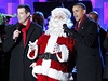 Se Santou si na tradiním rozsvcení vánoního stromku ve Washingtonu zazpíval i Barack Obama s rodinou.