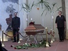 Rakev s ostatky Václava Havla v duchovním centru Praská kiovatka