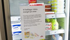 Omlouváme se, ale máslo není. Takový nápis nezdobí jen tuto lednici. Norsko trápí nedostatek másla.