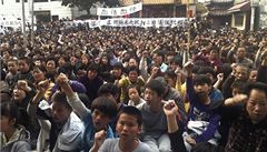 Demonstrace ve vesnici Wu-kchan