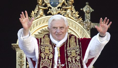 Pape pronesl své tradiní poselství Mstu a svtu.