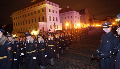 Hradní strá nacviuje smutení pochod