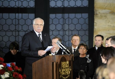 Prezident Václav Klaus při smutečním projevu za svého zemřelého předchůdce Václava Havla 