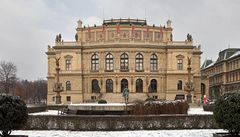 Galerie Rudolfinum se vrac pod kdla filharmonie