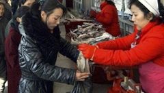 Lid dostali od Kim ong-ila posledn dar: ryby