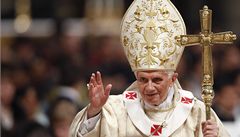 Papež Benedikt vyloučil na 400 kněží kvůli pedofilii, přiznal Vatikán 