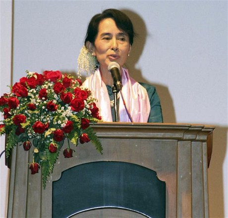 Laureátka Nobelovy ceny za mír Do Aun Schan Su ij pi zahájení festivalu