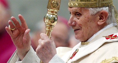 Novoroním poselství z Vatikánu. Pape Benedict XVI. v bazilice svatého Petra