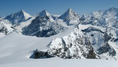 Hust snen a nebezpe lavin uvznily ve vcarskm Zermattu 13 tisc lid