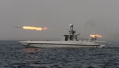 Íránská armáda testuje v Perském zálivu rakety středního doletu.  | na serveru Lidovky.cz | aktuální zprávy