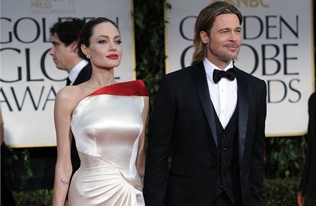 Angelina Jolie a Brad Pitt na pedávání Zlatých glób