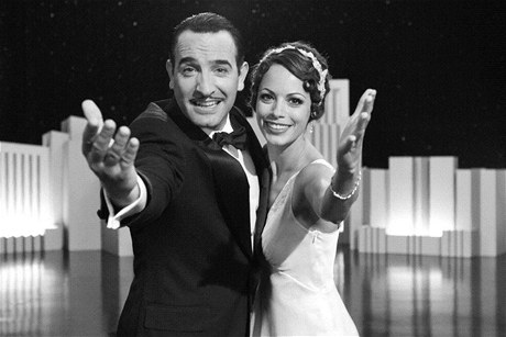 George Valentin (Jean Dujardin) a Peppa Millerová (Bérénice Bejoová), hrdinové snímku The Artist