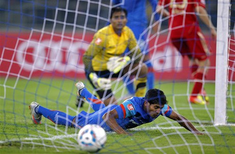 Je co zlepšovat. Fotbalová kvalita v Indii není vysoká. Poznala to i její reprezentace, která minulý týden podlehla Bayernu Mnichov 0:4. 