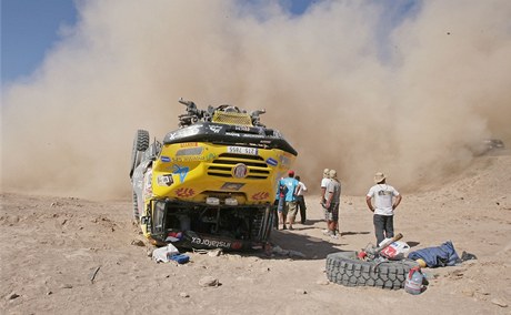 Aleš Loprais na Dakaru havaroval
