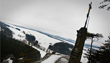 Broumovsko. Na Broumovsku se dajn nachz podzemn loiska zemnho plynu v bidlinch vrstvch, ze kterch by mohl bt ten frakturac vrstvy a horizontlnmi vrty.