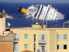 Costa Concordia pi pohledu z msta.