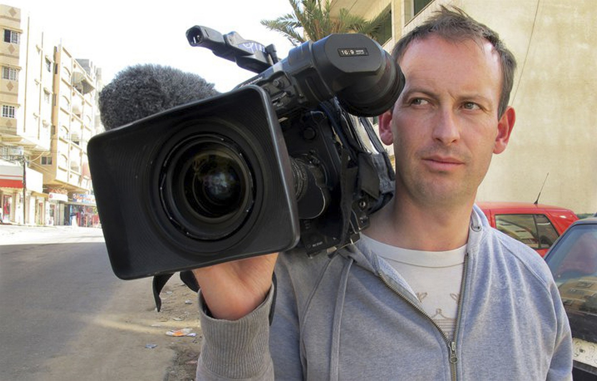 Prvním západním �urnalistou zabitým v Sýrii od b�eznového vypuknutí protivládního povstání je významný reportér televize France 2 Gilles Jacquier.