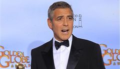 Geroge Clooney pebírá Zlatý glóbus pro nejlepího herce za roli ve snímku Dti moje.