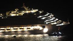 Costa Concordia se zaala potápt, kdy lidé práv veeeli.